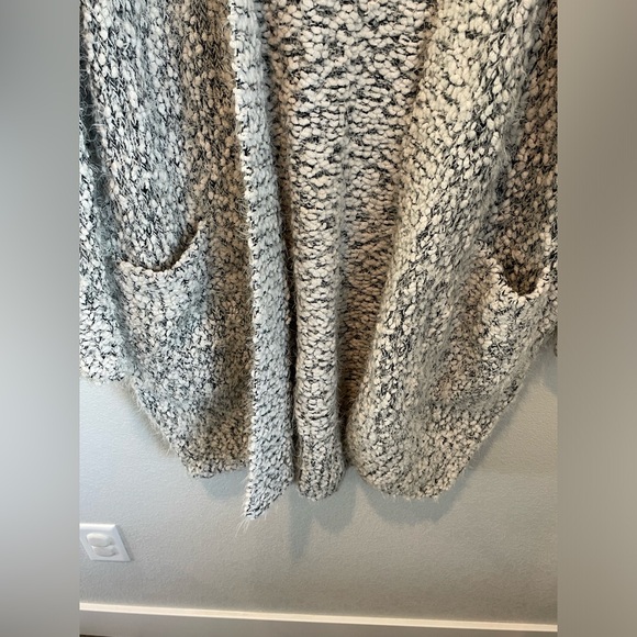 LIRA Extra Small/Small Black and White Extra Long Miranda Cardigan Sweater - Picture 5 of 8